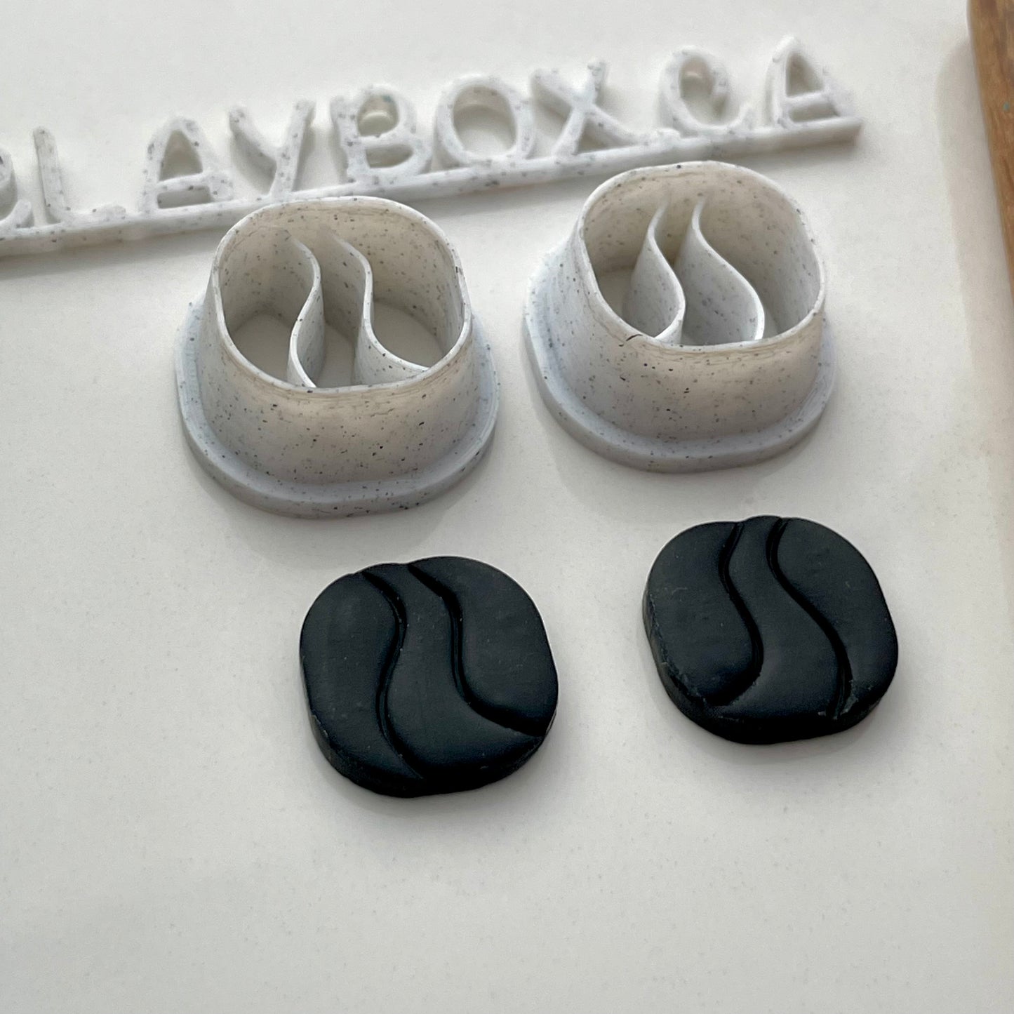 Fluid square cutter pair