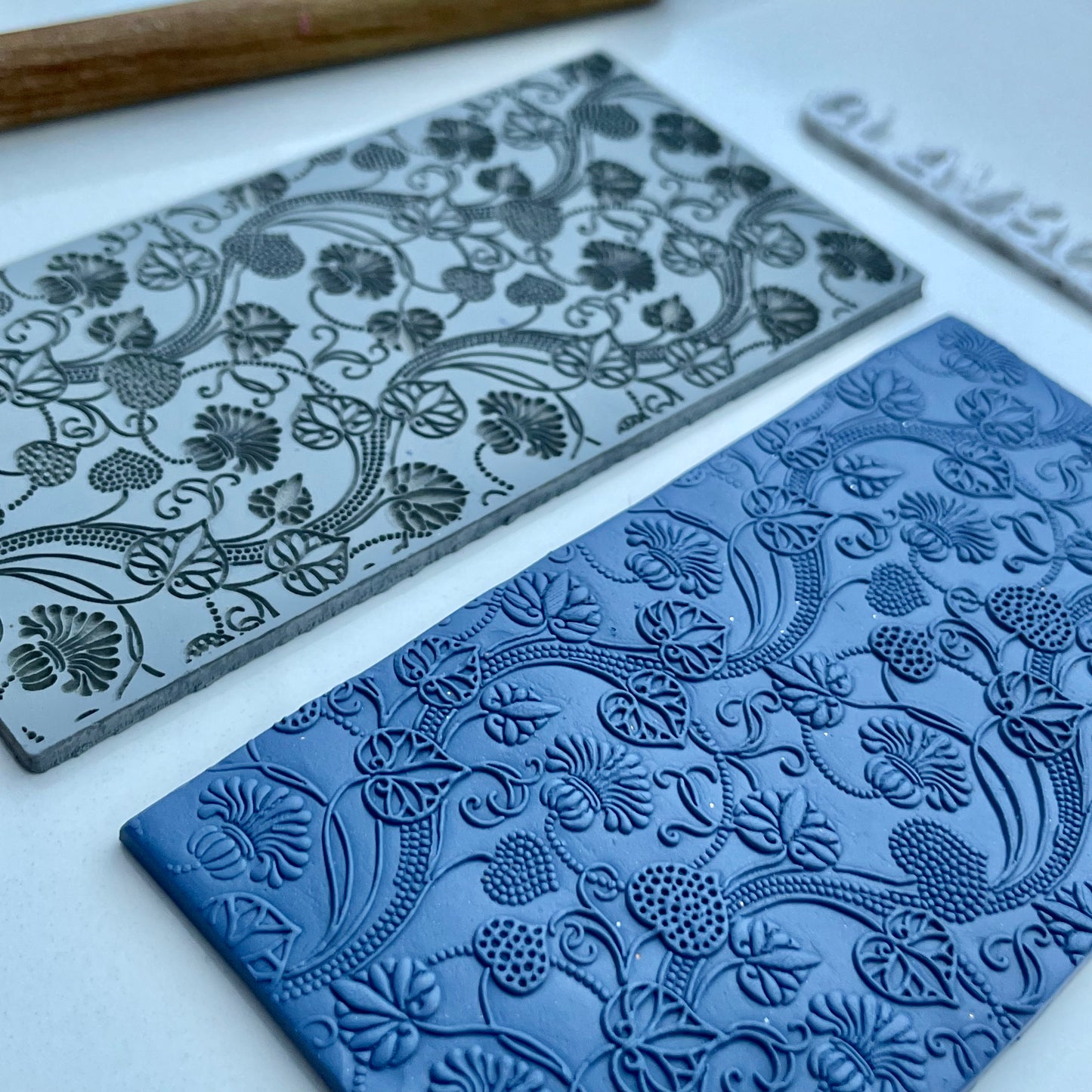 Art nouveau floral texture mat