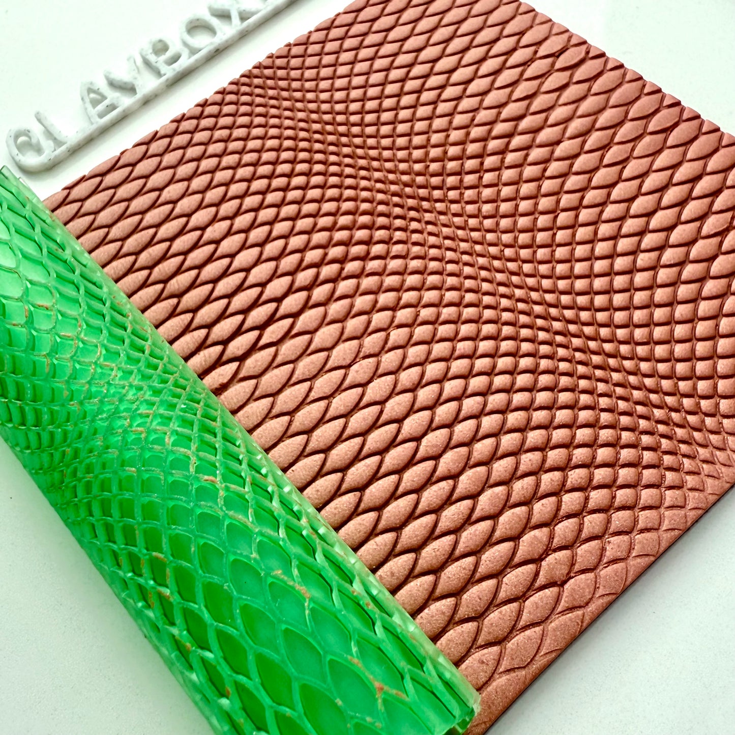 Dragon Scale Texture Roller for Polymer Clay – 4”x1” Reptile Skin Pattern Tool for Fantasy Clay Crafts, Jewelry & Earrings