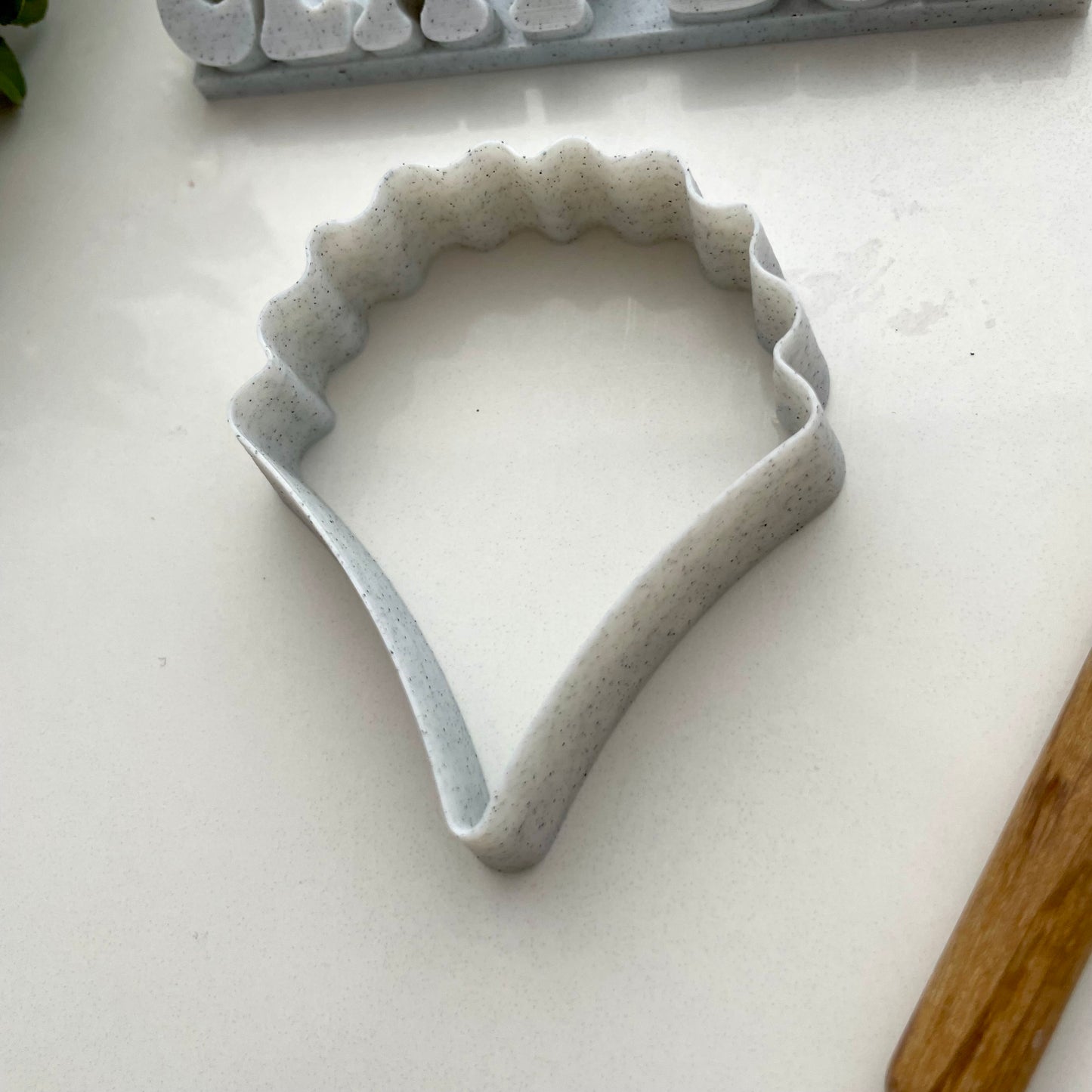 Large carnation petal cutter