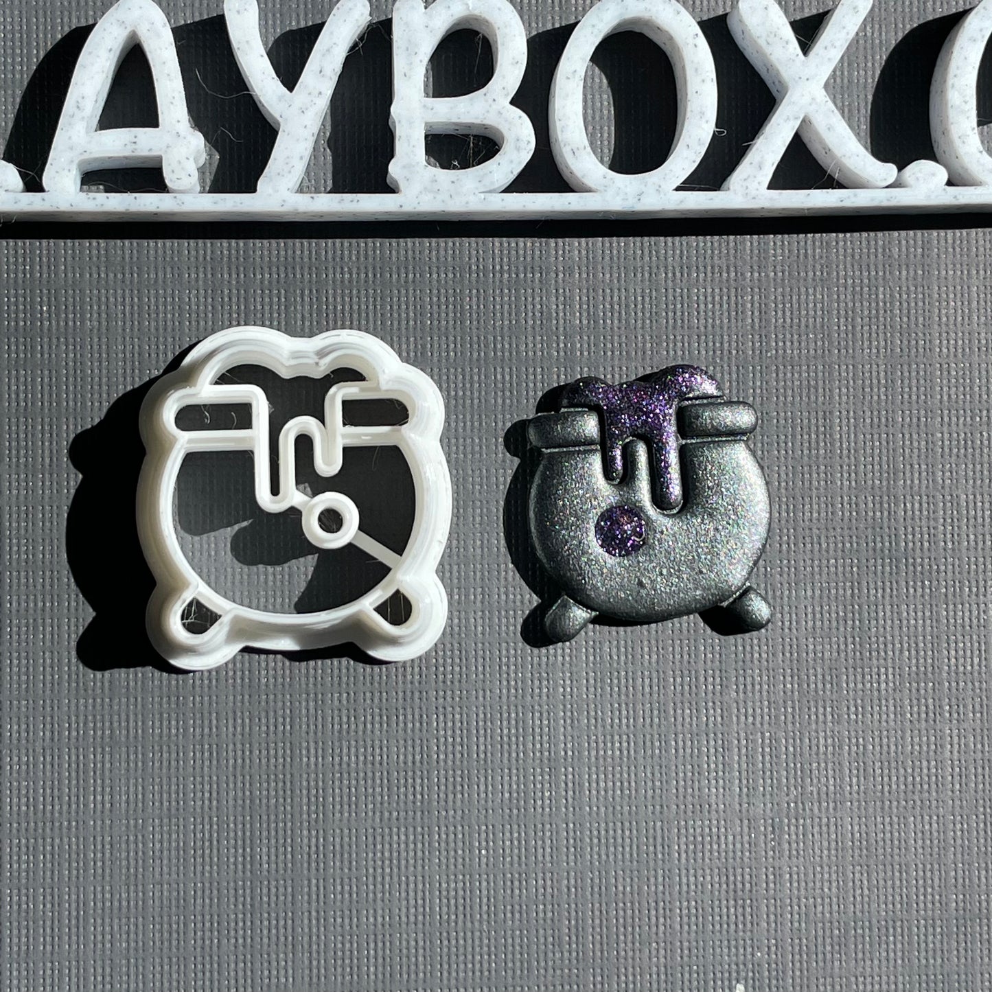 Cauldron combined stamp/cutter pair