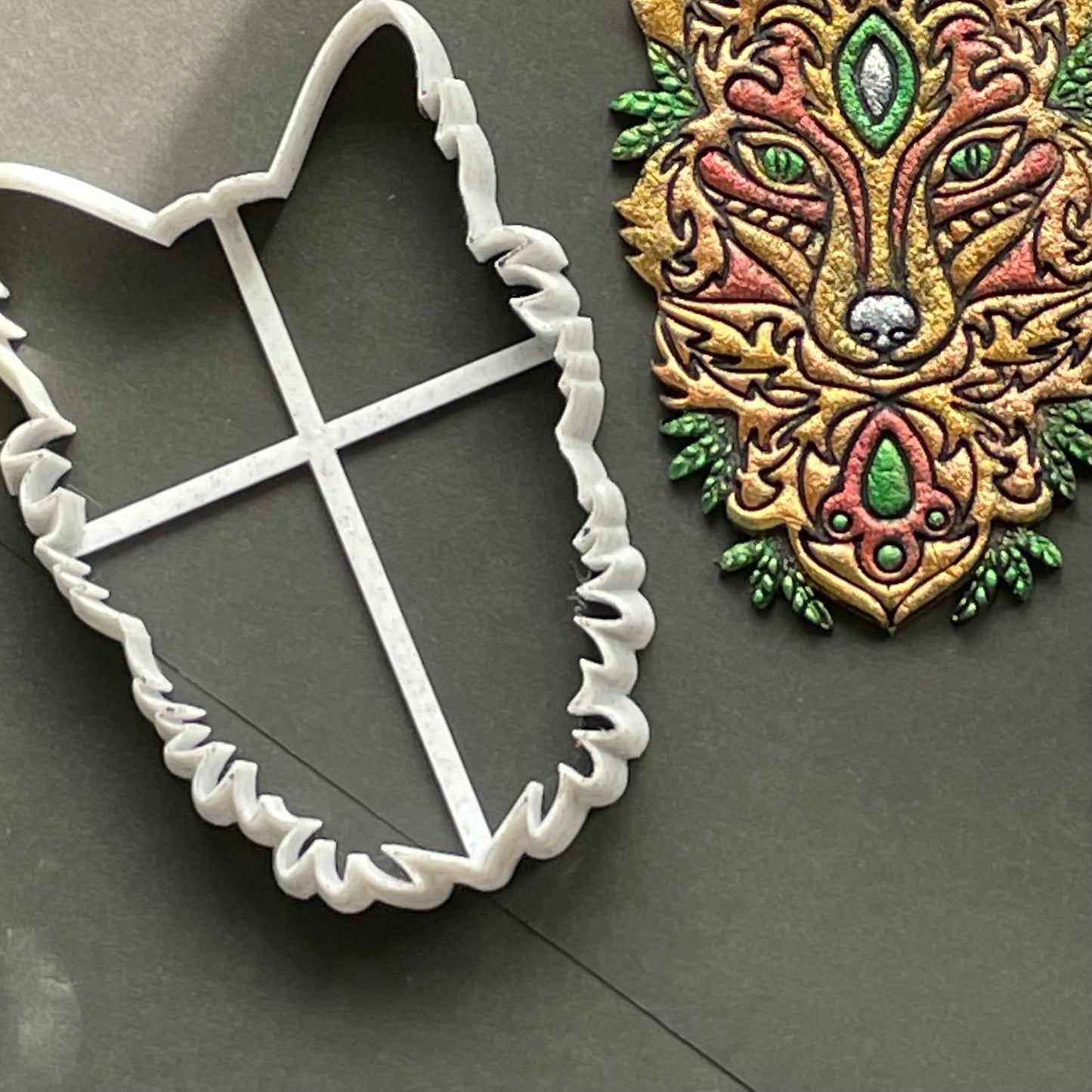 Large wolf stamp with matching cutter