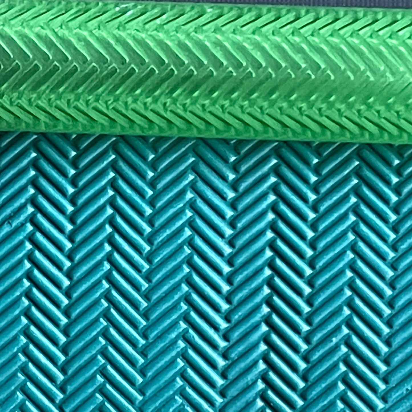 Herringbone texture roller