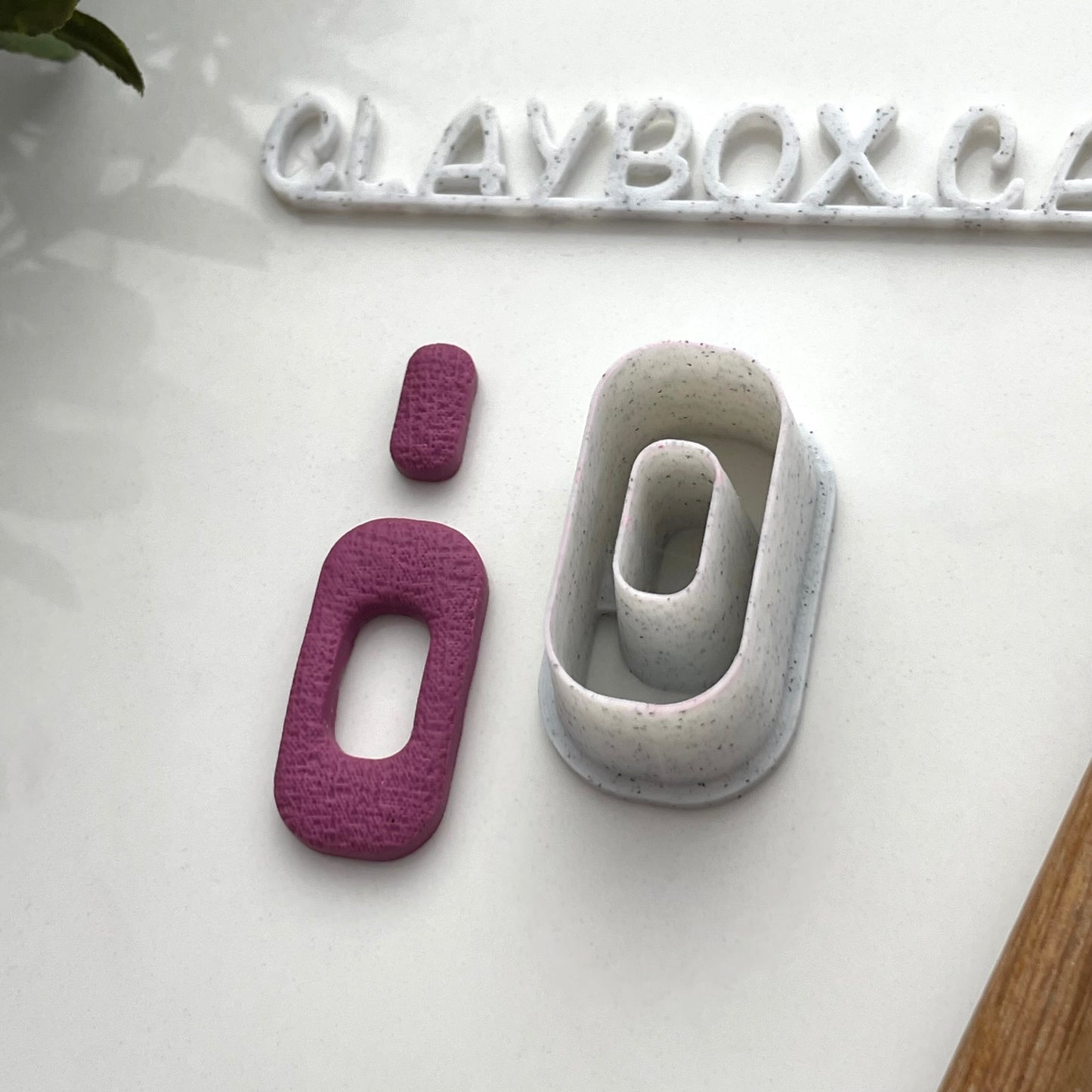 Rounded rectangle donut cutter