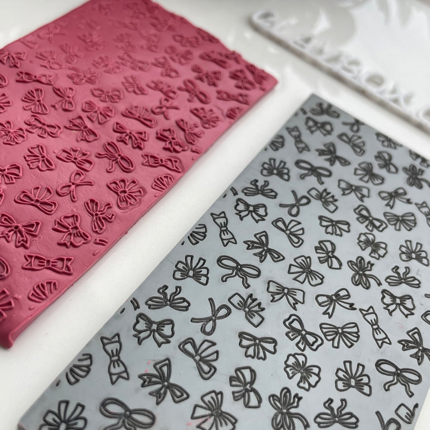 Ribbons and bows texture mat