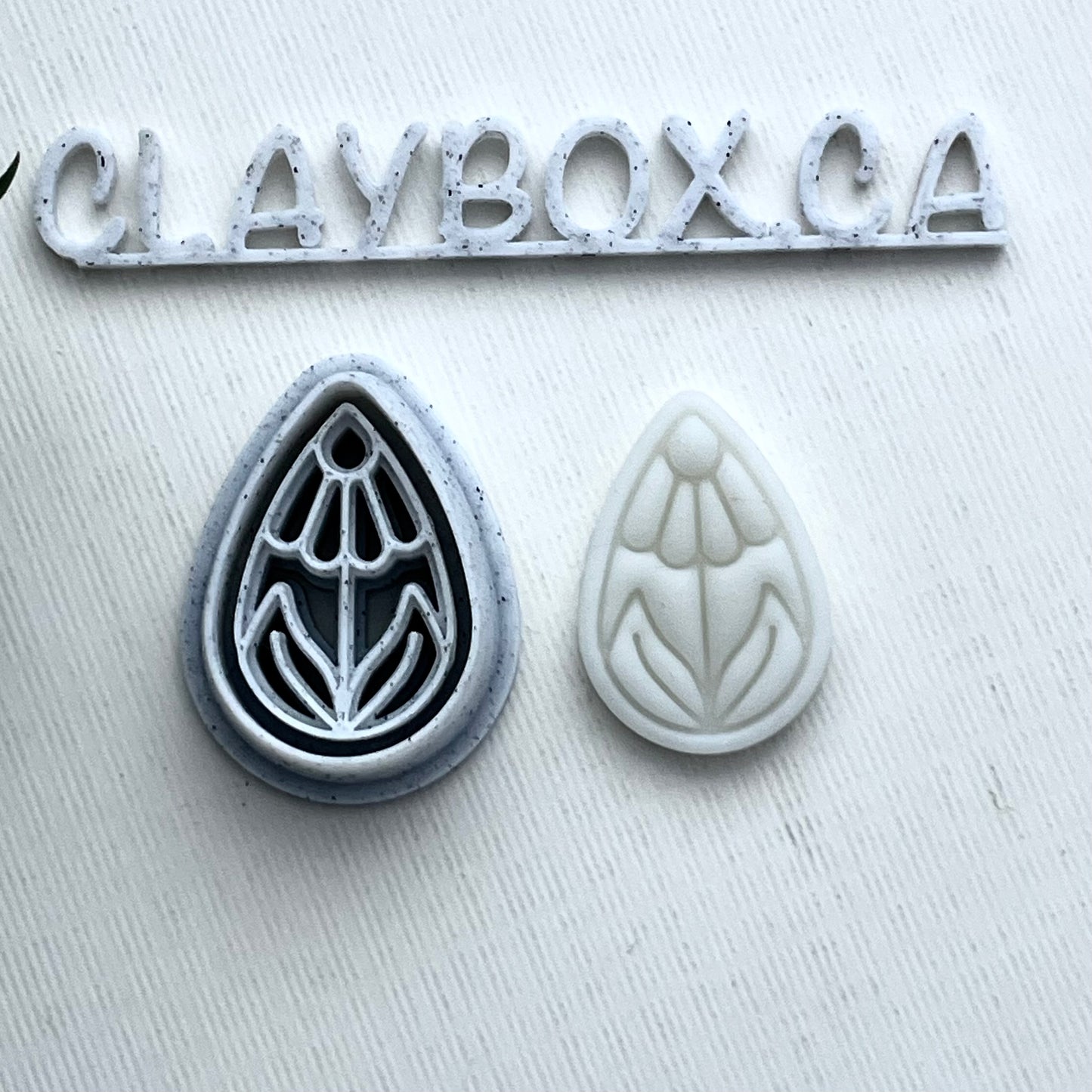 Daisy Teardrop Cutter – Polymer Clay Cutter with Built-In Stamp – 3D Printed Floral Clay Tool