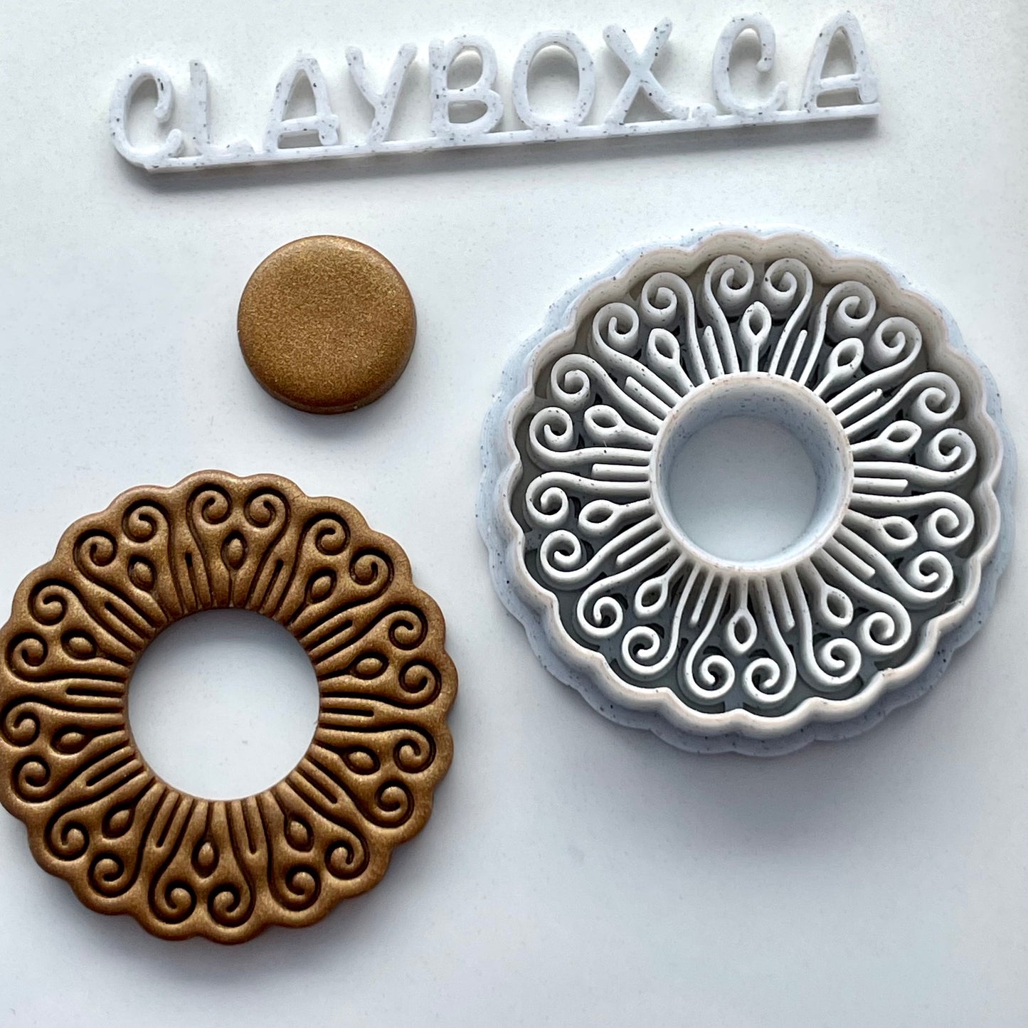 Amulet donut cutter