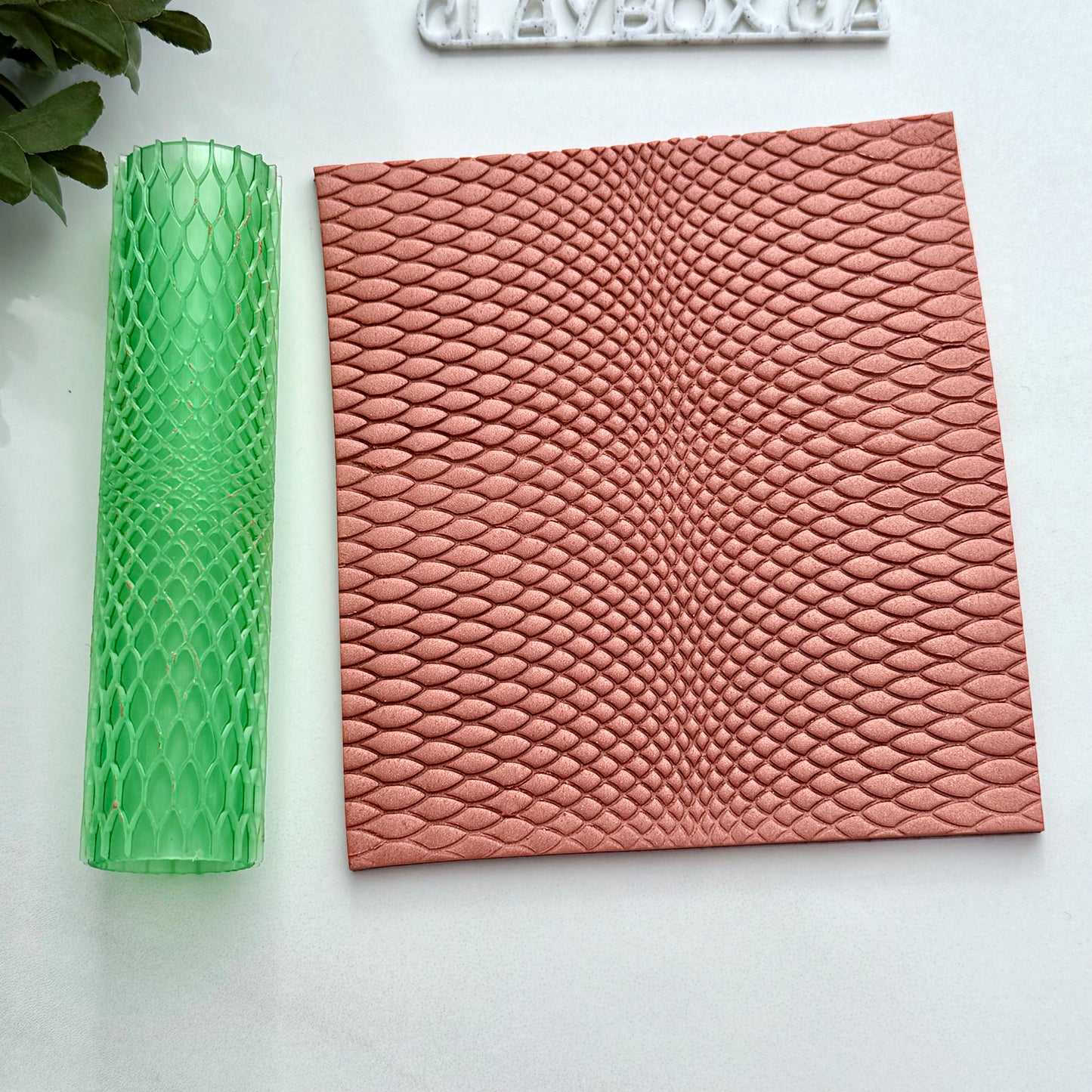 Dragon Scale Texture Roller for Polymer Clay – 4”x1” Reptile Skin Pattern Tool for Fantasy Clay Crafts, Jewelry & Earrings