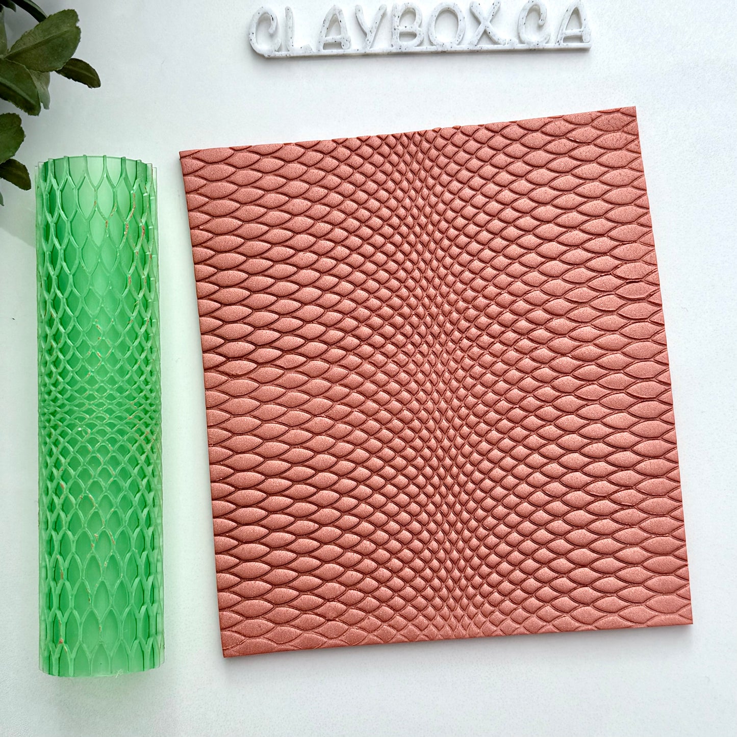 Dragon Scale Texture Roller for Polymer Clay – 4”x1” Reptile Skin Pattern Tool for Fantasy Clay Crafts, Jewelry & Earrings