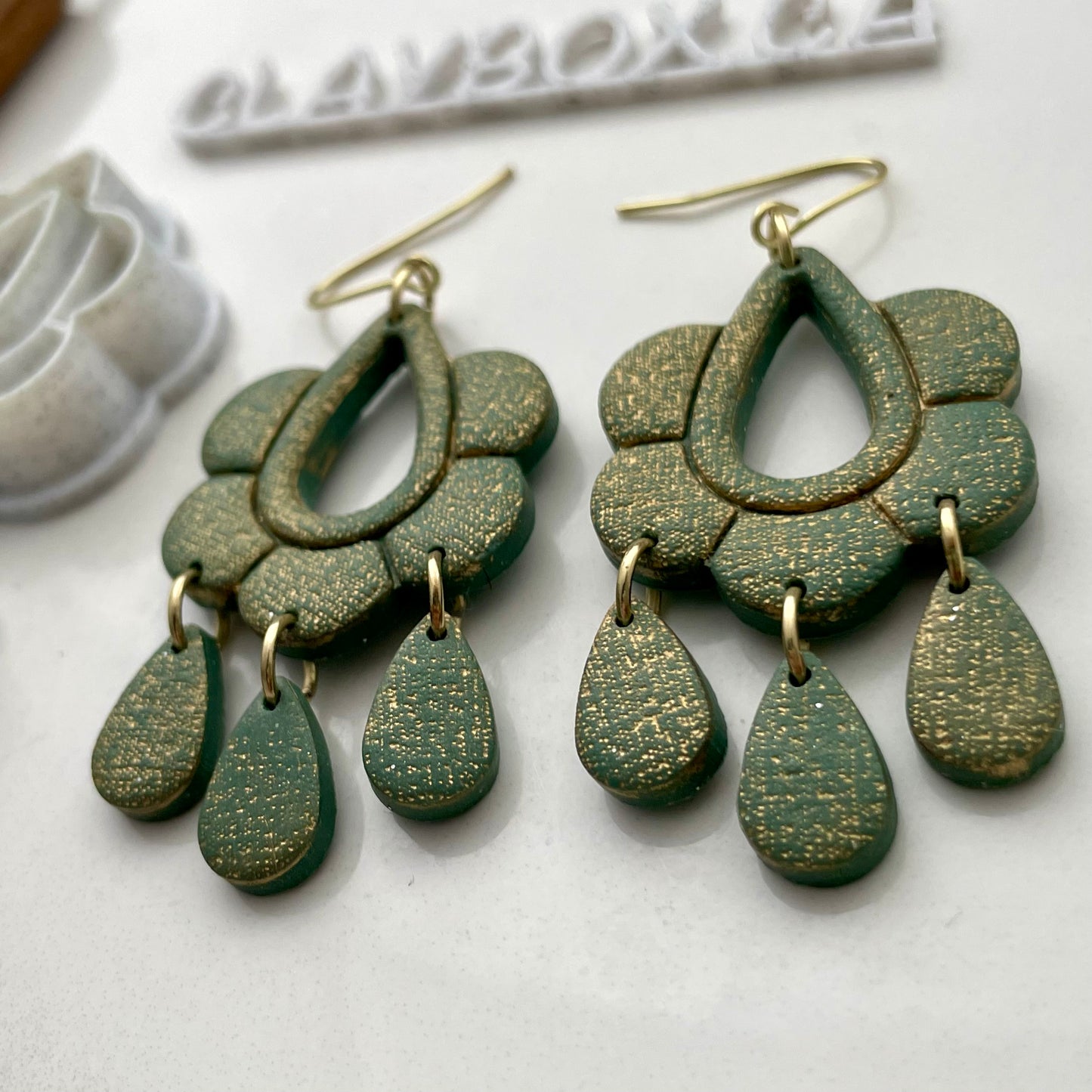 Teardrop daisy dangle cutter set - two pieces