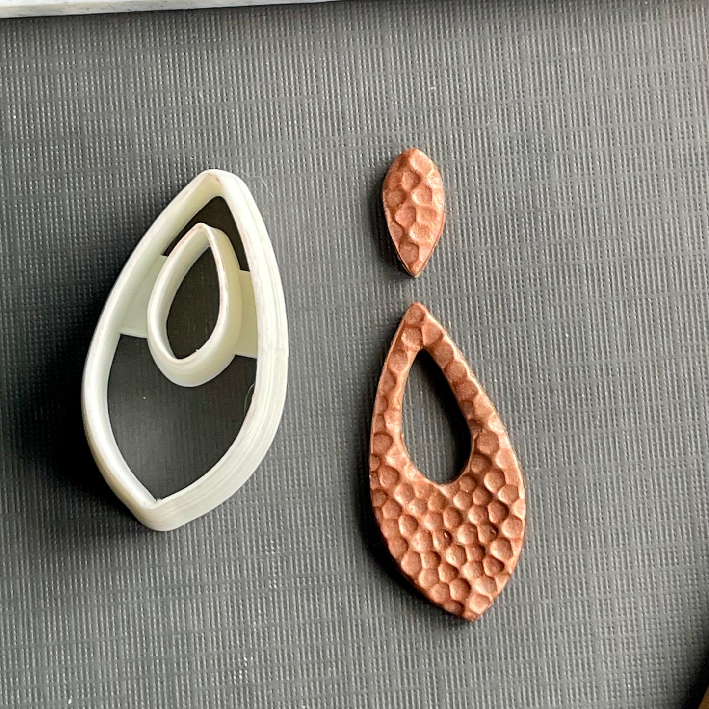 Leaf shape donut cutter