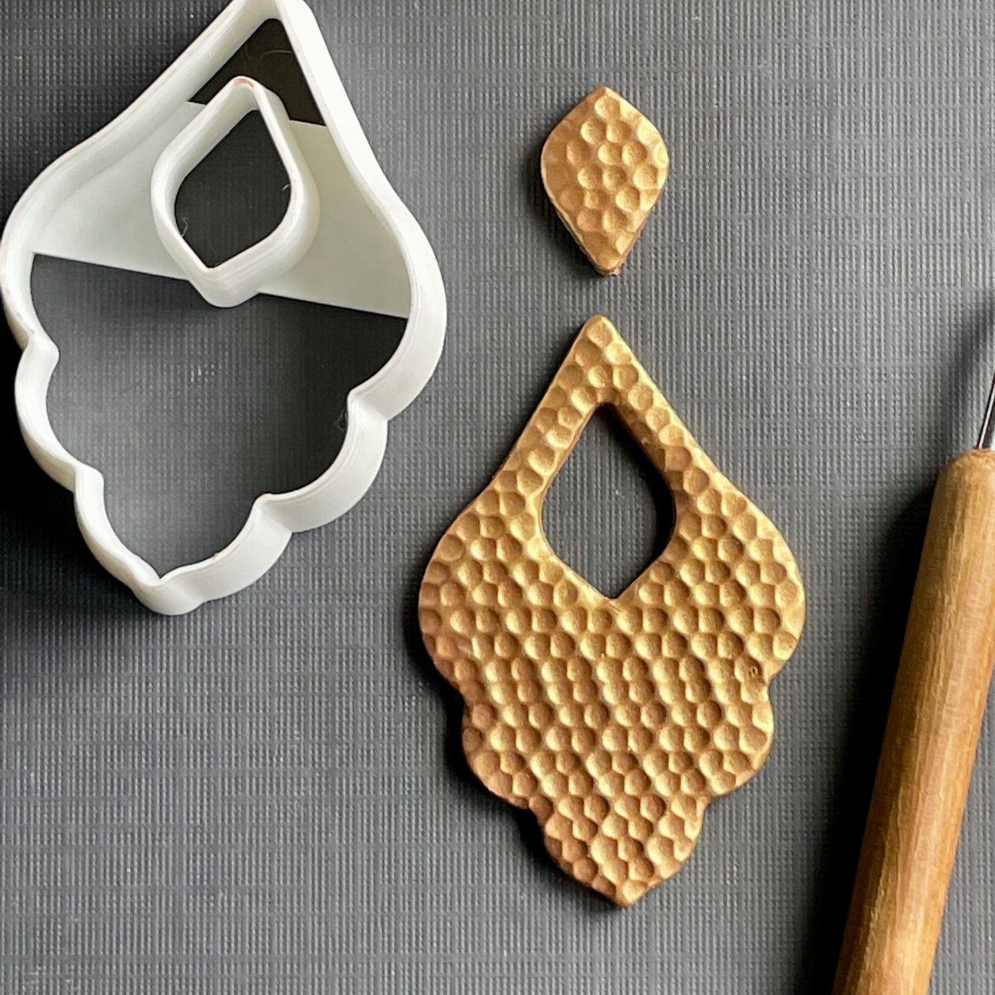 Scalloped, drop donut cutter