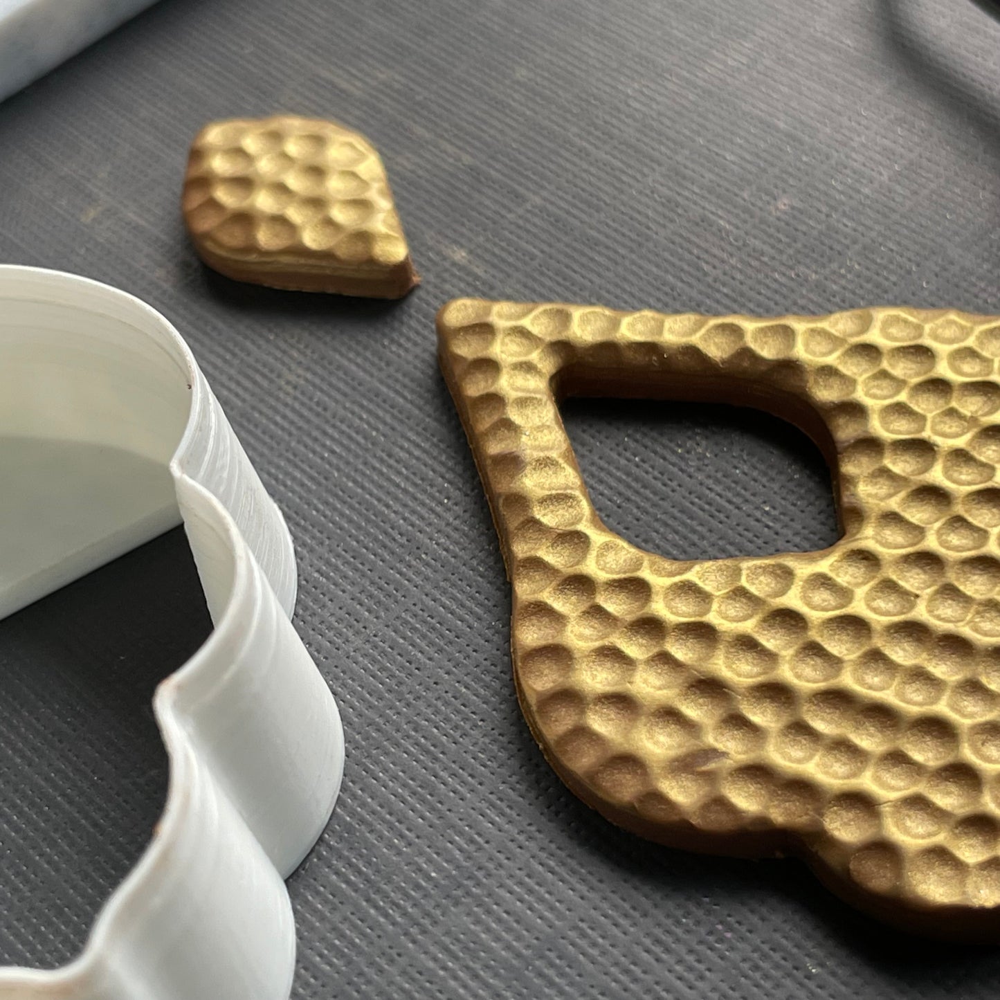 Scalloped, drop donut cutter