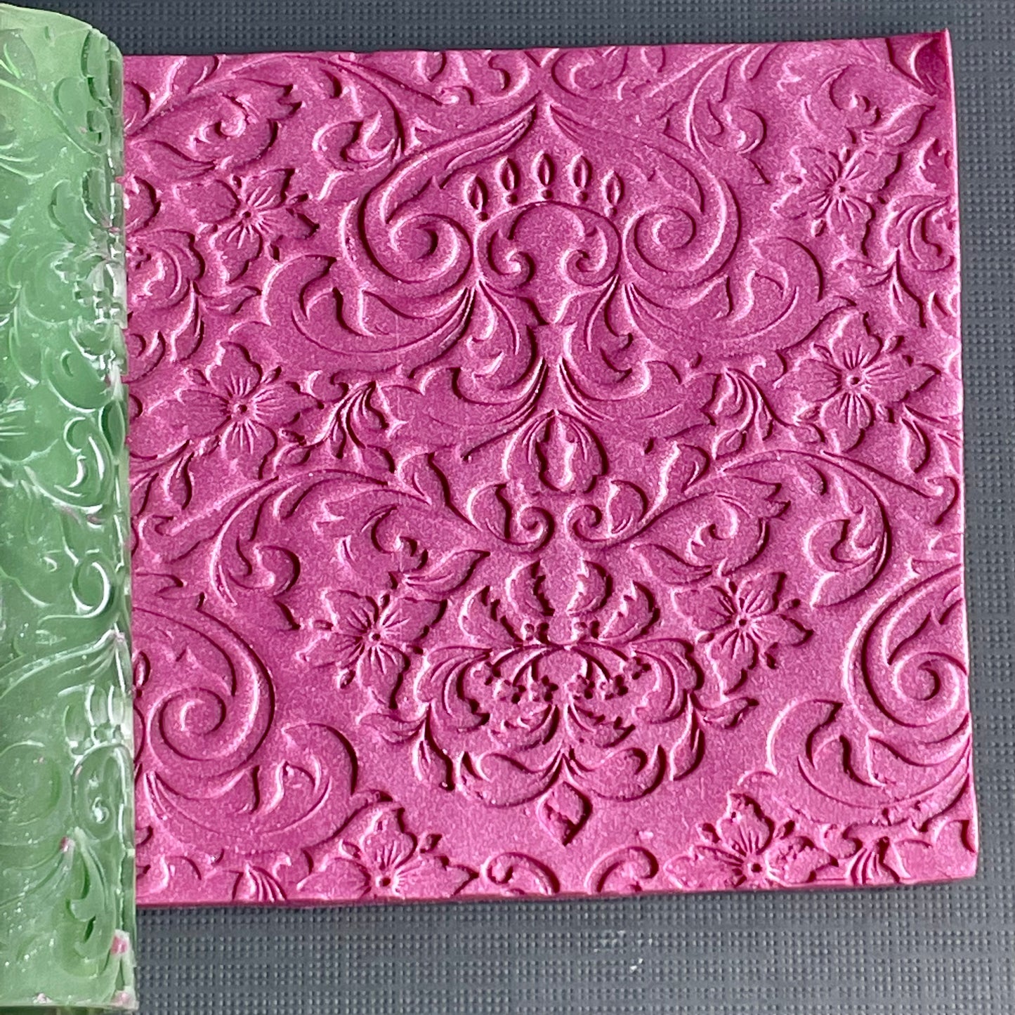 Damask texture roller