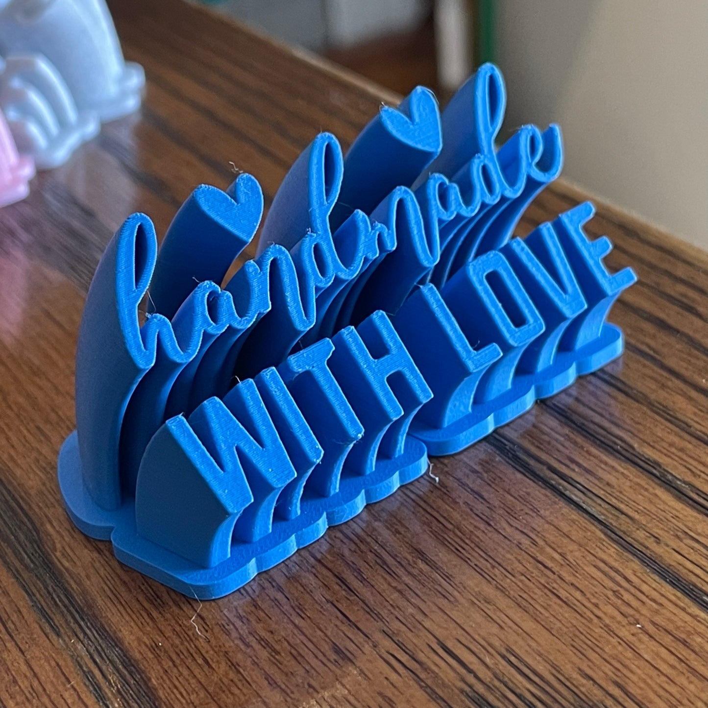 Handmade with love - sweeping text display