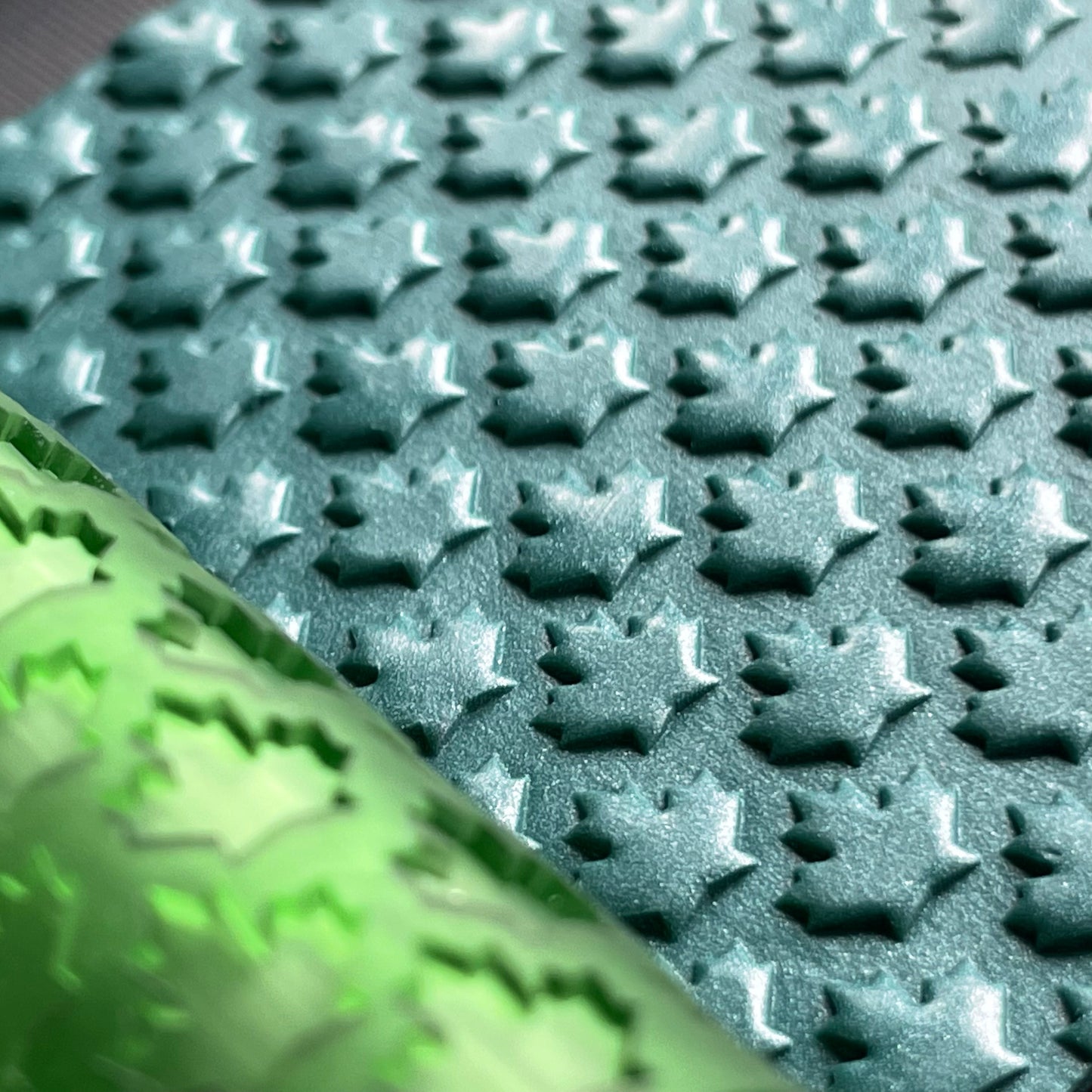 Maple leaf texture roller