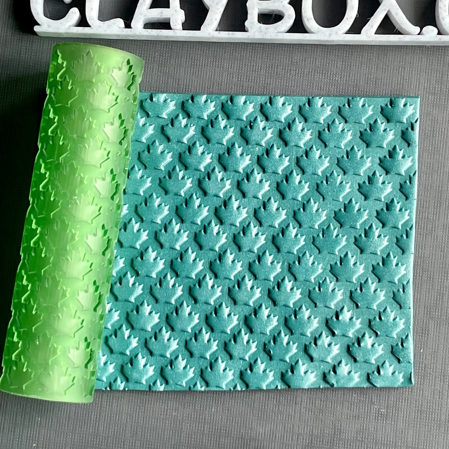 Maple leaf texture roller