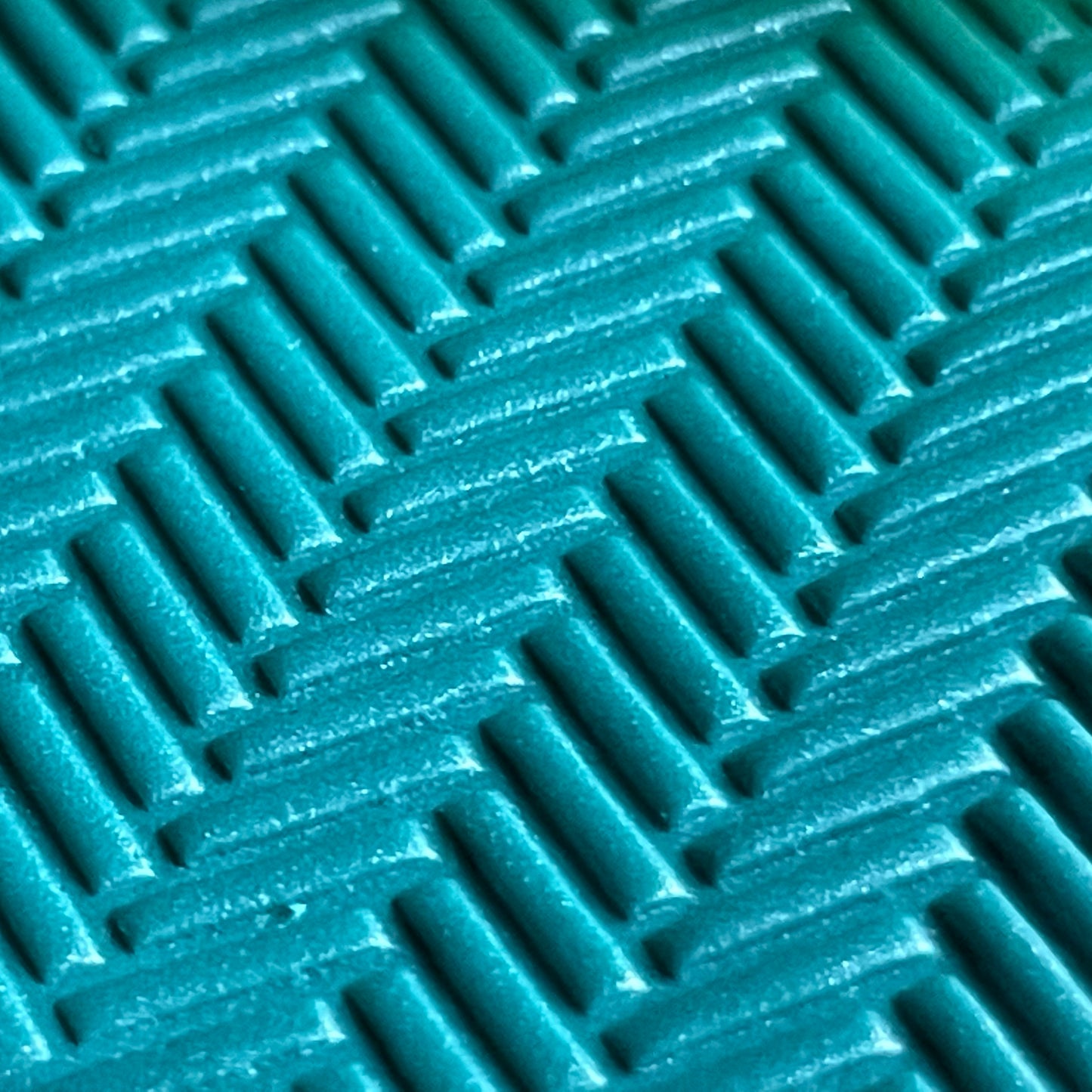 Herringbone texture roller